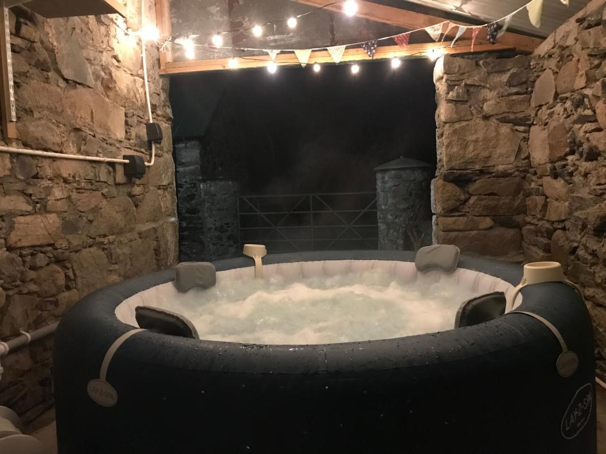Mournes Family Cottage With Hot Tub Hilltown ภายนอก รูปภาพ